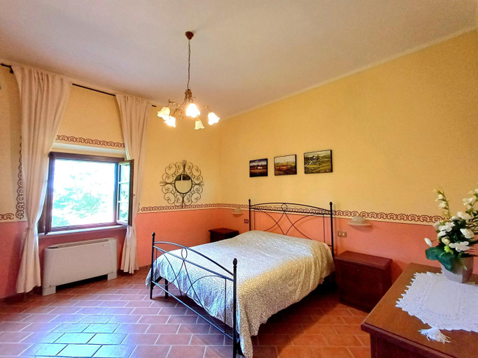 Bedroom 2, agriturismo macchia al pino, Pisa