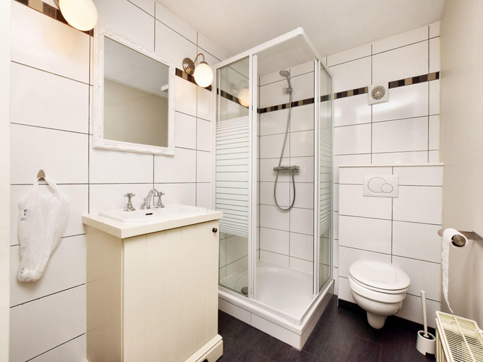 Bathroom 3, Fine group house with sauna garden, Luxembourg