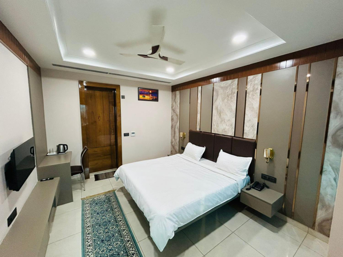 Bedroom 3, JMD Hotel, Gurgaon