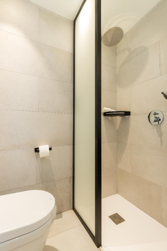 Bathroom 5, MarSenses Paradise Club Hotel, Baleares