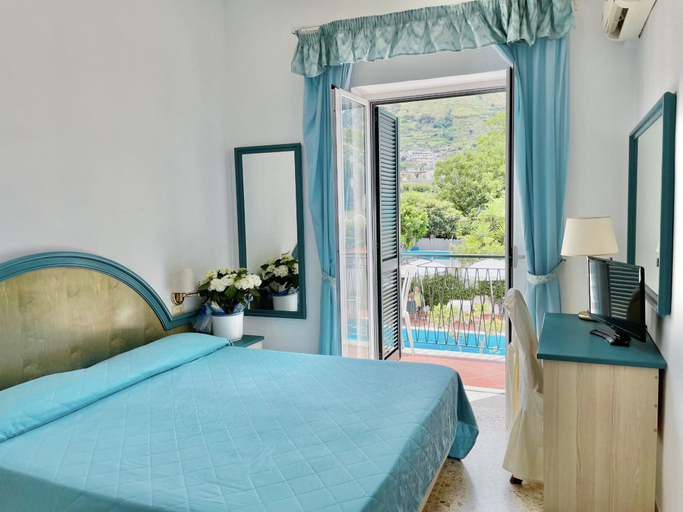 Bedroom 3, Hotel Lord Byron, Napoli