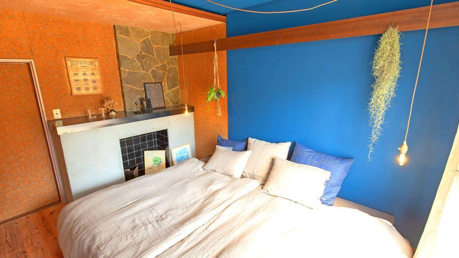 Bedroom, La toile, Mitoyo