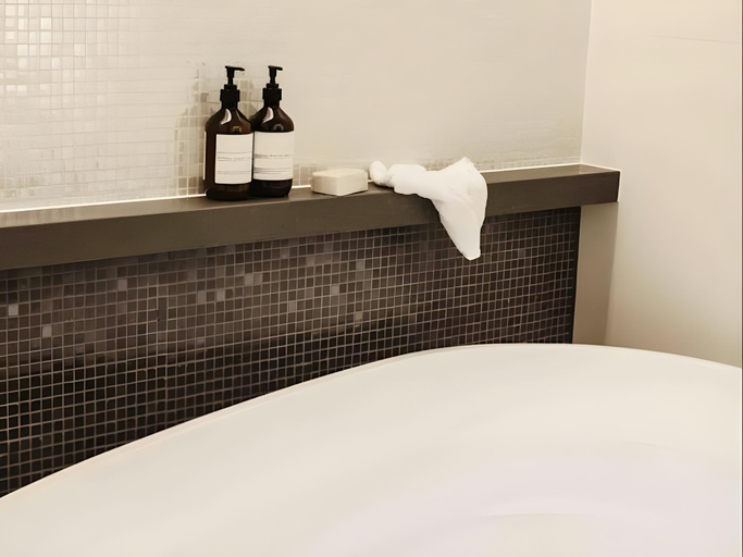 Bathroom 4, Hamilton Island Beach Club Resort, Whitsunday
