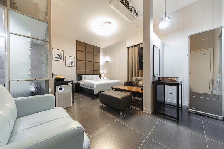 Bedroom 3, Suncheon Hotel Yeogieutte, Suncheon