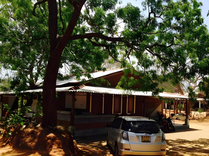 Others 5, The Summer Corridor- Kataragama, Katharagama