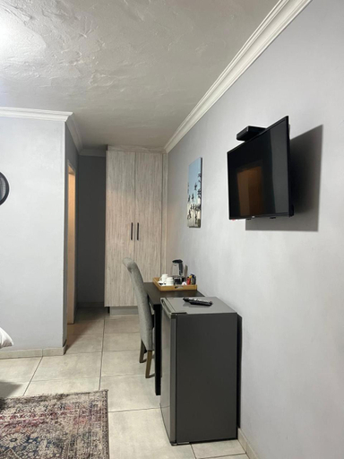 Others 2, Mogoma Guesthouse, Nkangala