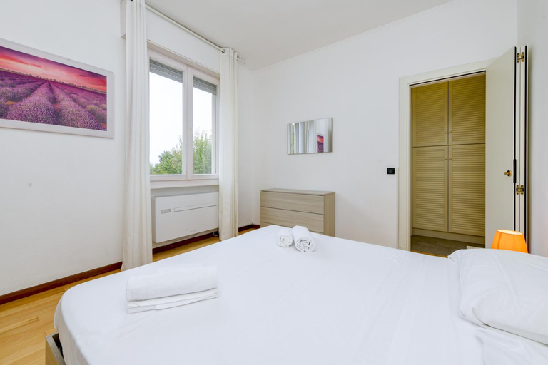 Bedroom 2, Appartamento Martina, Brescia