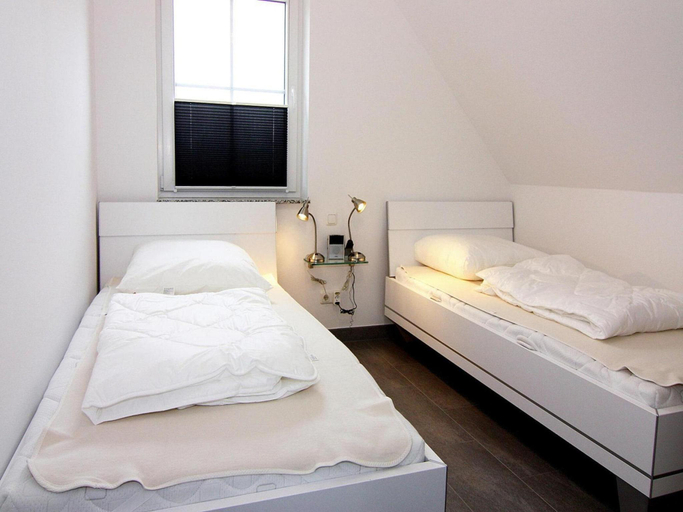 Bedroom 2, Ferienhaus Lotsenhaus am Breetzer Bodden, Vorpommern-Rügen