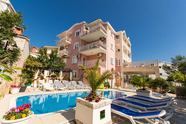 Exterior & Views 1, Villa Stil - Studio Apartment with Balcony and Sea View 103, Okrug