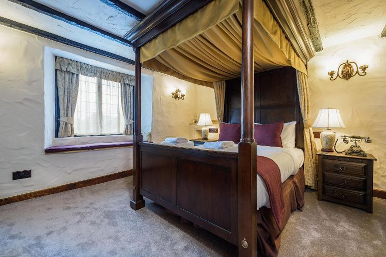 Bedroom 2, The Jamaica Inn, Bodmin, Cornwall - The Coaching Inn Group, Cornwall