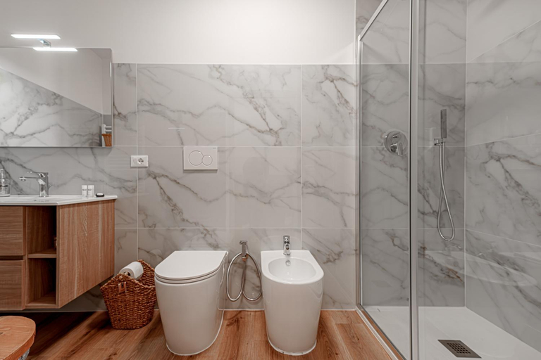 Others 5, Global Central Suites, Imperia