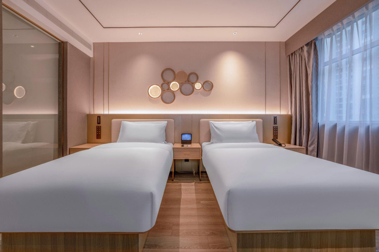 Bedroom 2, Orange Hotel Zhuhai Qinglv Middle Road Sun Moon Shell Seaview, Zhuhai