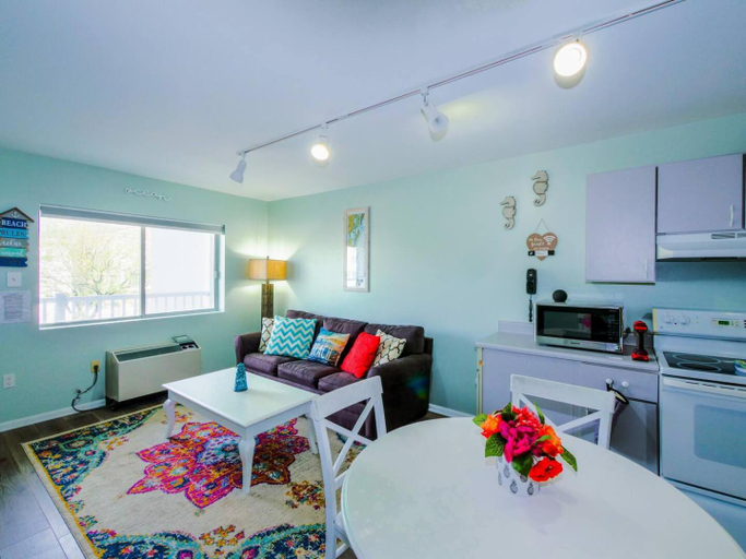 Others 5, Wesley Paradise ☆Chic 1BD + Private Balcony & Pool, Cape May