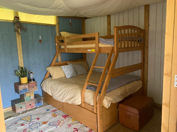 Bedroom 2, Tregantle Farm Eco GLAMPSITE, Cornwall