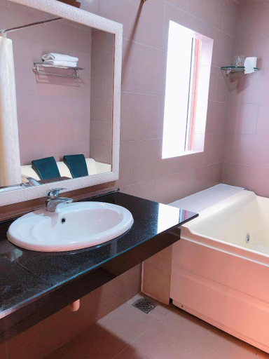 Bathroom 3, Queen Central Apartment-Hotel, District 1