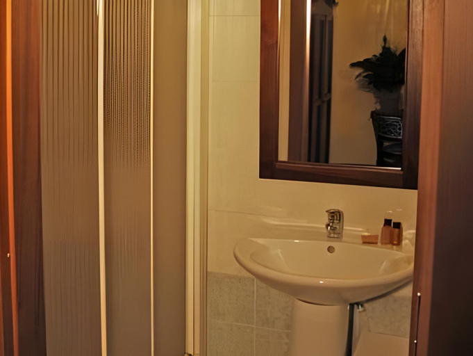 Bathroom 4, Il Magnifico Soggiorno, Florence