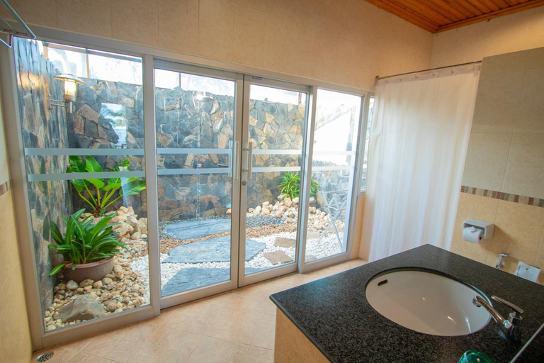 Bathroom 5, Rocky Point Resort, Thap Sakae