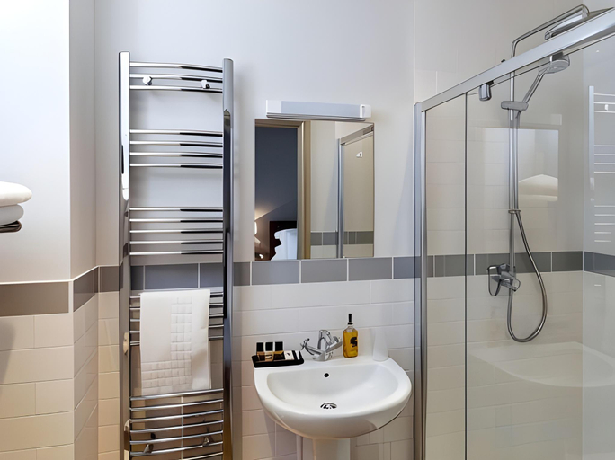 Bathroom 3, The Honingham Buck, Norfolk