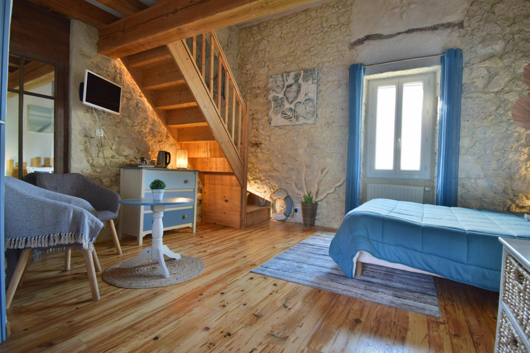Others 5, Chambre d'hotes Le Bol d'Air avec jacuzzi, Gers
