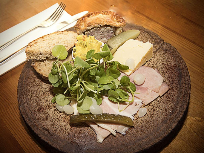 Food & Drinks 5, The White Bear, Warwickshire