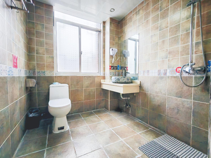 Bathroom 4, YouYouLuMing Homestay, Zhangjiajie