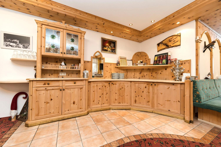 Food & Drinks 3, Hotel Garni Siegele - inklusive Silvretta-Card PREMIUM, Landeck