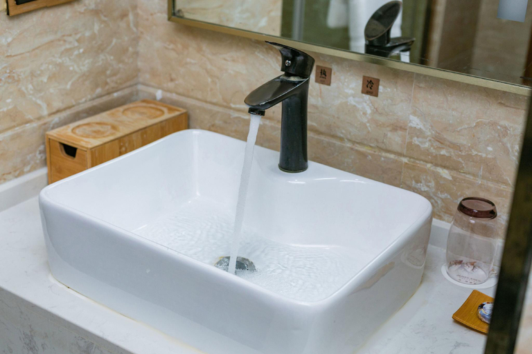 Bathroom 3, James Joyce Coffetel·Yan'an Railway Station Northwest Bureau Old Site, Yan'an