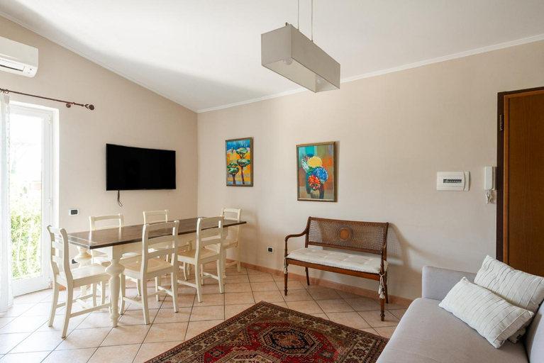 Others 5, Luxury villa suite, Jacuzzi pool & garden Ostia Rome, Roma