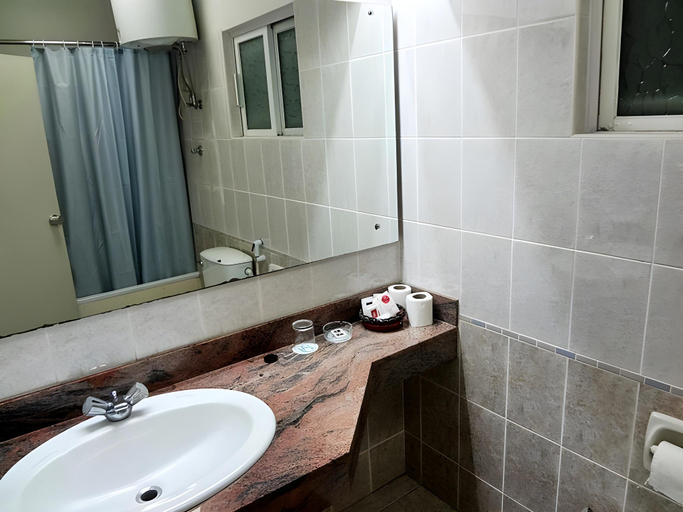 Bathroom 4, Ambassador Hotel, Dubai