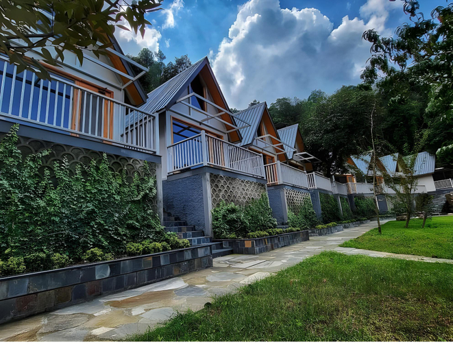 Exterior & Views