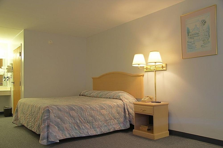 Bedroom, Wind Chase Inn, Baldwin