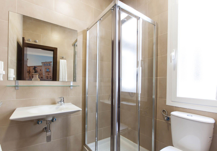 Bathroom 5, The Citadel by Pillow, Madrid