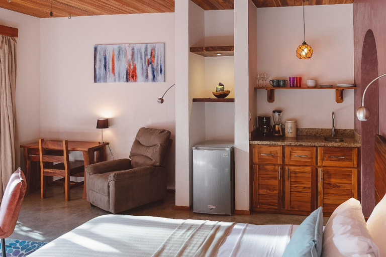 Bedroom 2, Iluminar Beachfront Suites, Nicoya