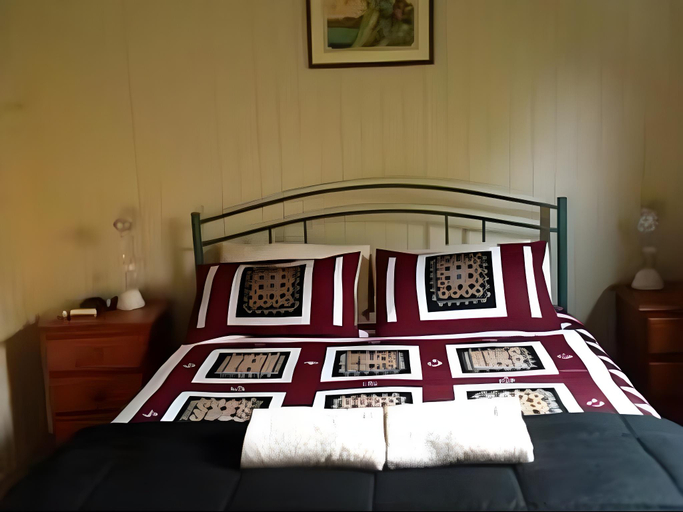 Bedroom 2, Rossmount Rural Retreat, Cooloola (excl. Gympie)