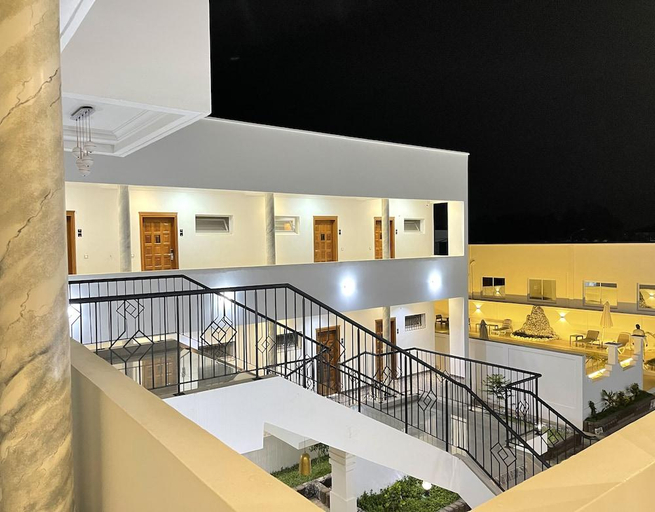 Others 5, Shalom City Hotel, Bénoué