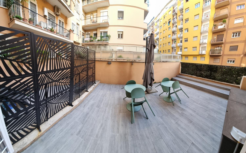 Others 5, A casa di Vale, Roma