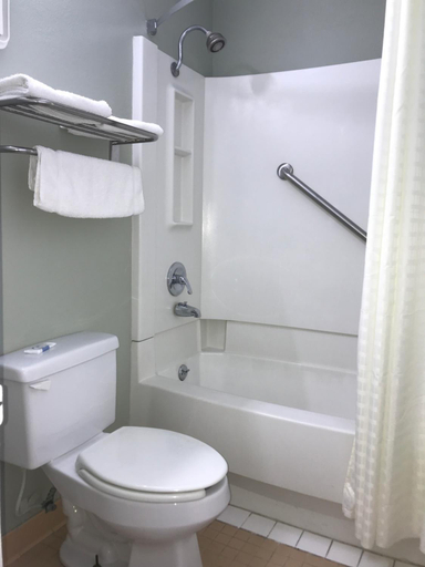 Bathroom 3, Americas Best Value Inn Manchester, TN, Coffee