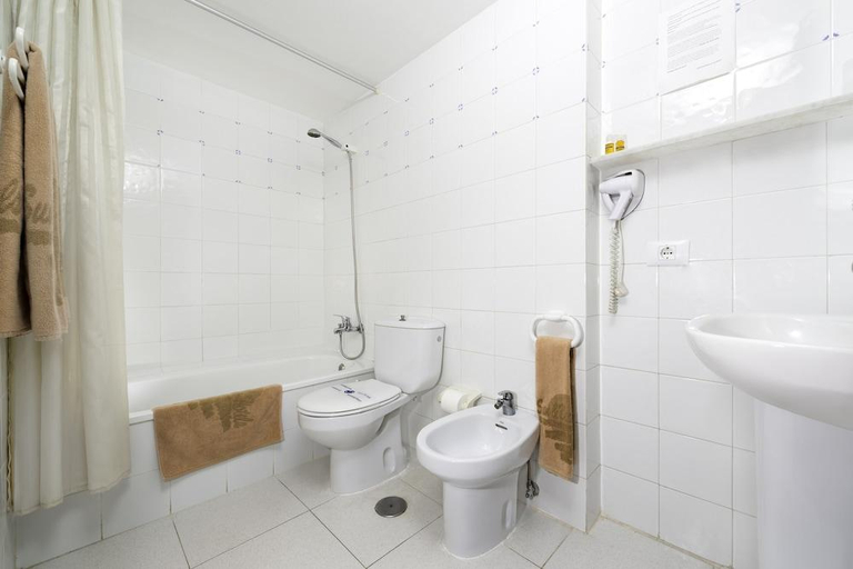 Bathroom 4, Apartamentos las Gondolas, Las Palmas