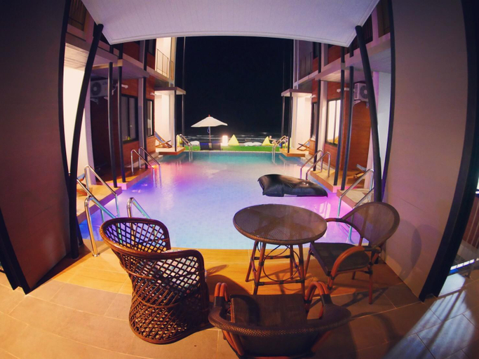Swimming pool [outdoor] 2, Leamsai Beach Resort, Chaiya