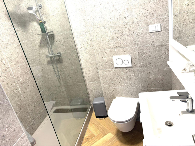 Bathroom 4, Stella's beachfront aparthotel, Split