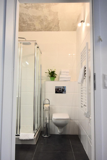 Bathroom 2, Stock Exchange Apartment, Wien