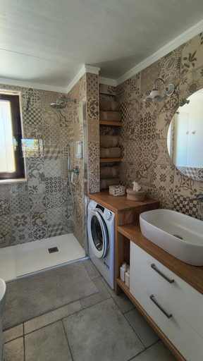 Bathroom 4, Il Casalino, Taranto