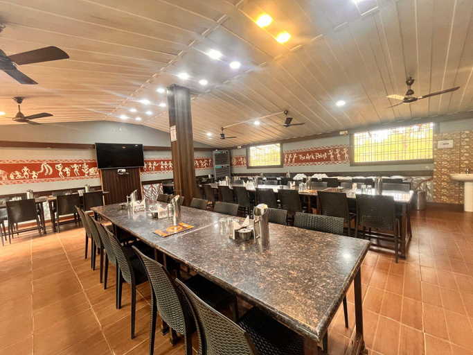 Food & Drinks 2, Ark Resorts, Hoshangabad