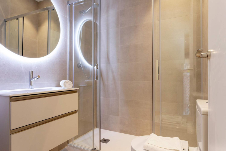 Bathroom 3, Genteel Home Rodrigo Caro, Sevilla