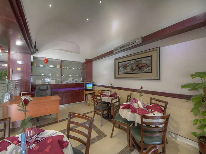 Food & Drinks 3, Hyde Park Hotel, Dubai