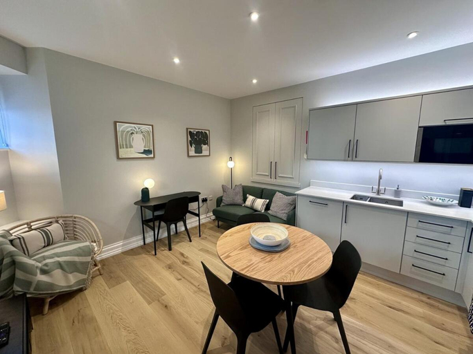 Others 5, 1 Bed Martello By Pureserviced, Plymouth