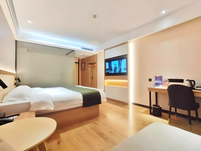 Bedroom 2, GreenTree Inn Heze Railway Station Hotel, Heze