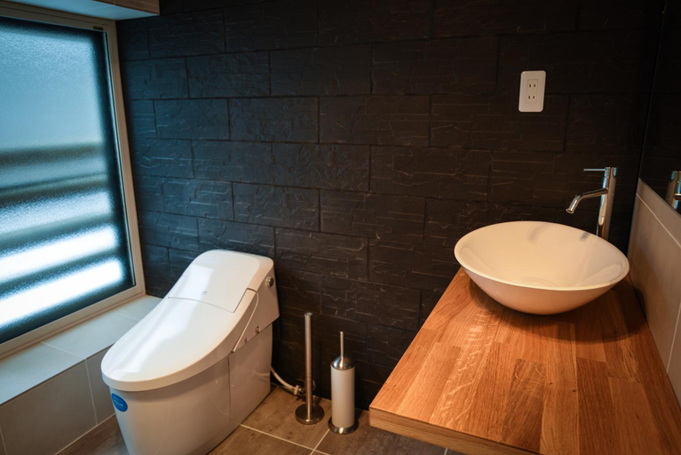 Bathroom 3, Sheltered Inn Hakuba Bed and Breakfast, Hakuba