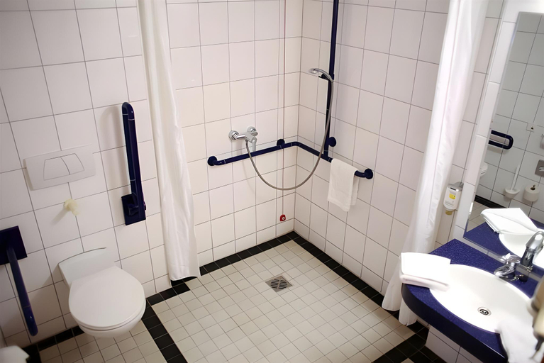 Bathroom 5, Hotel Ascot-Bristol, Potsdam