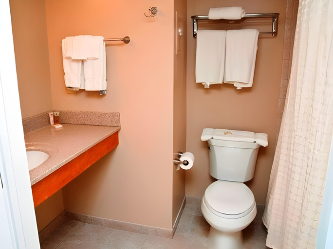 Bathroom 3, The Sea Ranch Resort, Dare